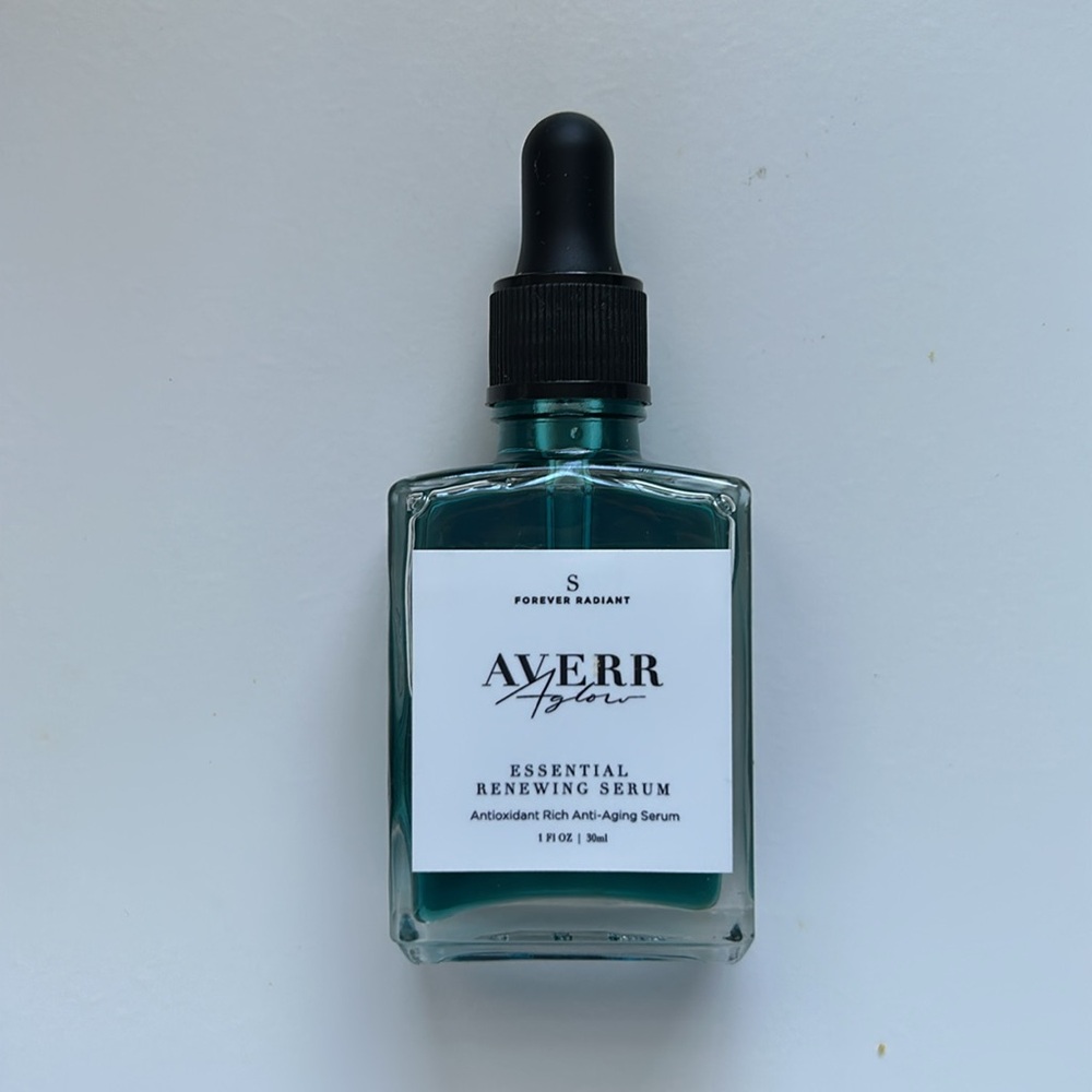 NWT Averr Aglow Essential Renewing Serum - Picture 1 of 10